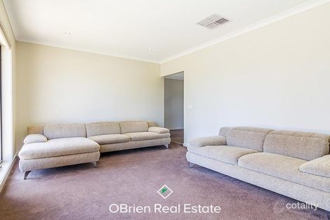 Property photo of 11 Alarah Boulevard Cranbourne West VIC 3977