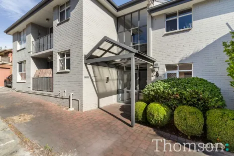 Property photo of 9/6 Osborne Avenue Glen Iris VIC 3146