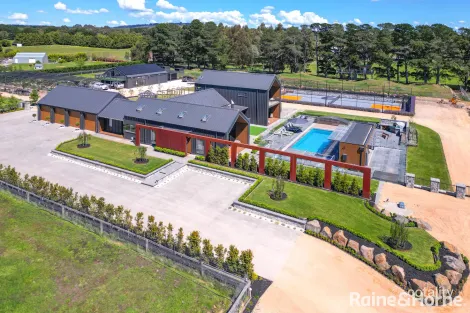 2 MISTY VIEW CT, GISBORNE, VIC 3437