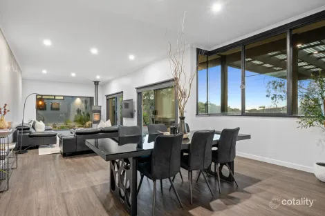 Property photo of 16 Woodhill Close Research VIC 3095