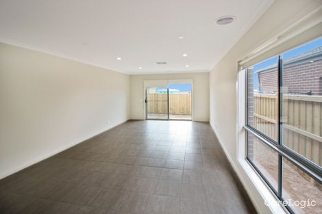 Property photo of 26 Rowena Way Mickleham VIC 3064