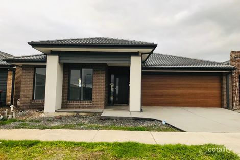 Property photo of 32 Kangaroo Road Craigieburn VIC 3064
