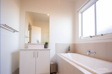 Property photo of 50 Stanmore Crescent Wyndham Vale VIC 3024