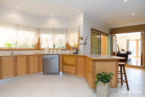 Property photo of 23 Gatehouse Drive Attwood VIC 3049