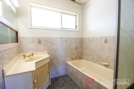 64 King St, The Rock, NSW 2655