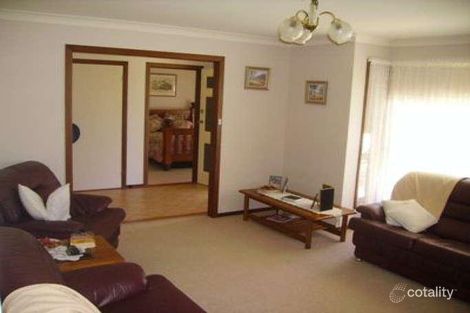 Property photo of 8 Lamilla Street Glenfield Park NSW 2650