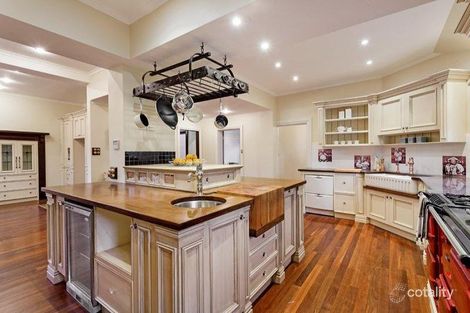 Property photo of 180 Hawthorn Road Caulfield North VIC 3161