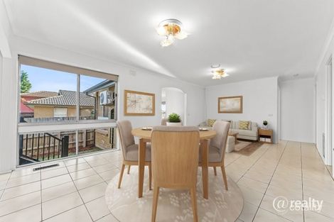 Property photo of 1/17 Castlecrag Close Endeavour Hills VIC 3802