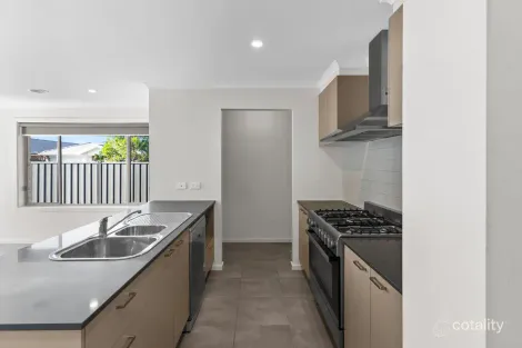 Property photo of 18 Stableford Street Werribee VIC 3030