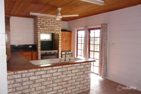 Property photo of 39 Whitman Street Mirriwinni QLD 4871