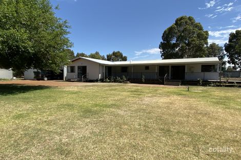 111 Warren Rd, Bullsbrook, WA 6084
