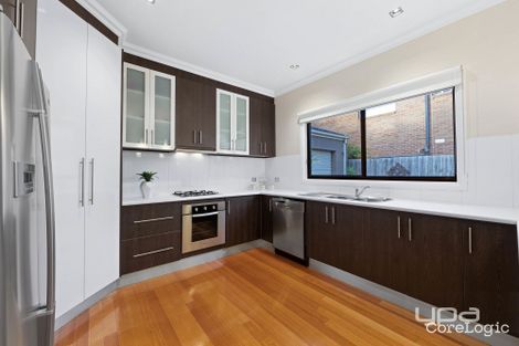 Property photo of 18 Hawthorn Grove Taylors Hill VIC 3037