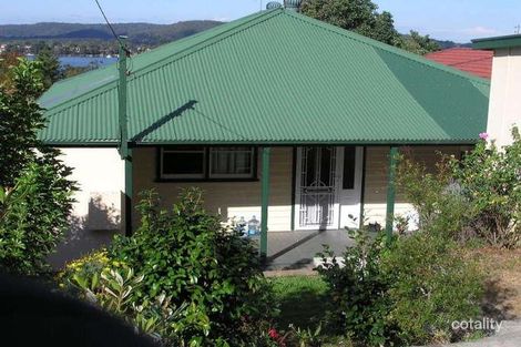 Property photo of 6 Hughes Street Point Clare NSW 2250
