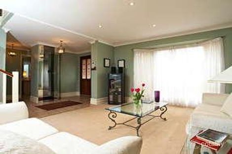 Property photo of 2 Foxcroft Court Kardinya WA 6163