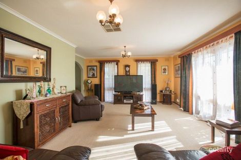 Property photo of 33 Beresford Crescent Darley VIC 3340