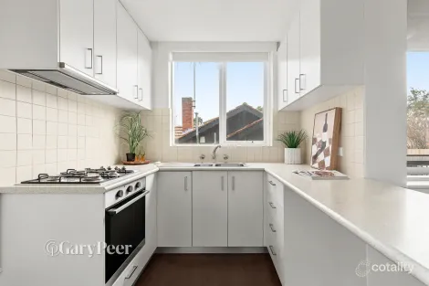 Property photo of 2/297 Dandenong Road Prahran VIC 3181