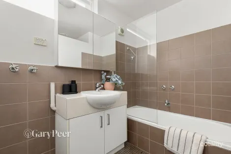 Property photo of 2/297 Dandenong Road Prahran VIC 3181