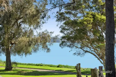 Property photo of 65 Lakedge Avenue Berkeley Vale NSW 2261