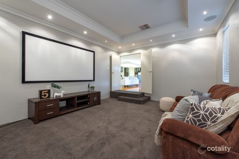 Property photo of 11 Beckett Circle Darch WA 6065