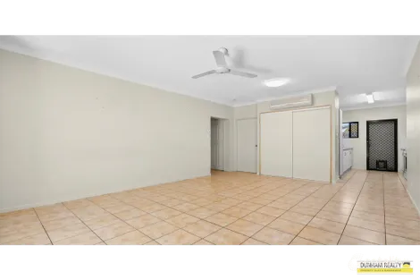 Property photo of 4/3-9 Stratford Parade Stratford QLD 4870