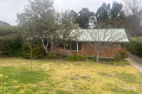 Property photo of 1/6 Nathaniel Pidgeon Drive Armidale NSW 2350