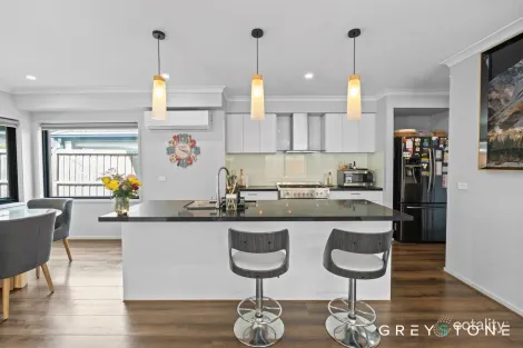 Property photo of 19 Arden Crescent Burnside VIC 3023