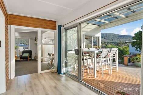 Property photo of 21 Tasmans Arch Road Eaglehawk Neck TAS 7179