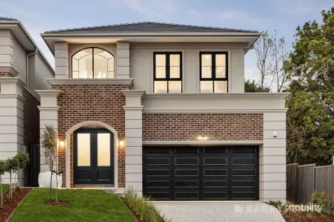 15 Meadowbank Ave, Doncaster, VIC 3108