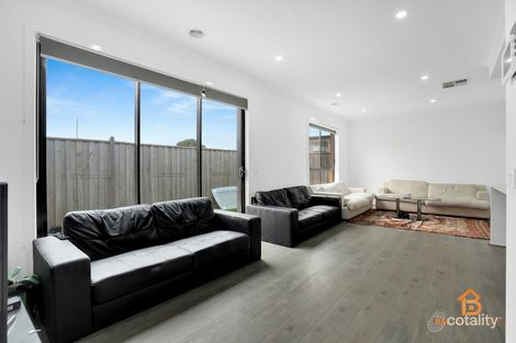 Property photo of 18 Dabinett Street Tarneit VIC 3029