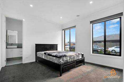 Property photo of 18 Dabinett Street Tarneit VIC 3029