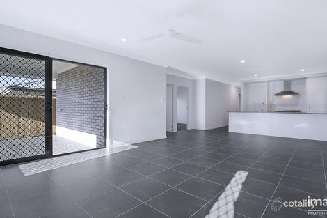 Property photo of 19 Zenith Place Pallara QLD 4110