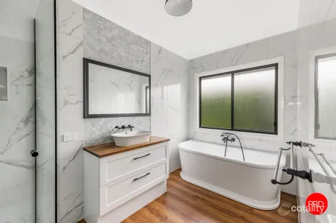 Property photo of 7 Richards Street Eaglehawk VIC 3556