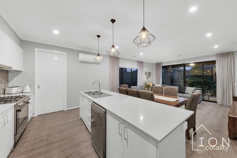 Property photo of 6 Bellhaven Circuit Clyde North VIC 3978
