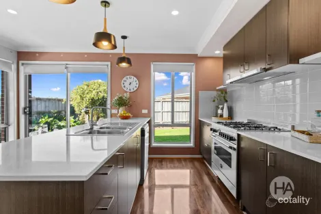 Property photo of 16 Eman Terrace Hastings VIC 3915
