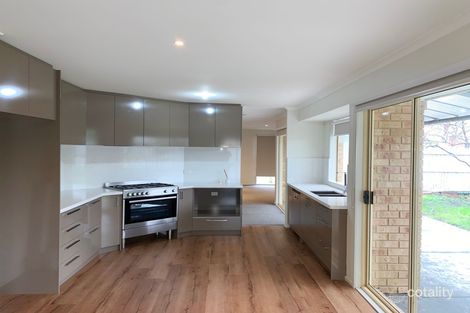 Property photo of 1 Parkinson Way Roxburgh Park VIC 3064