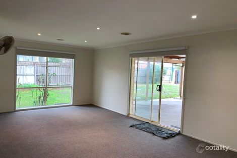 Property photo of 1 Parkinson Way Roxburgh Park VIC 3064
