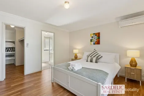 Property photo of 31A Maroog Way Nollamara WA 6061