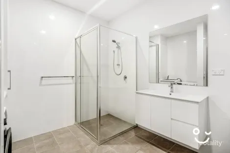 Property photo of 6/30 Peterborough Avenue Lake Illawarra NSW 2528