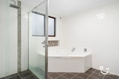Property photo of 78 Iola Avenue Farmborough Heights NSW 2526
