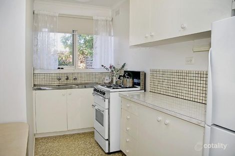 Property photo of 2/39 Victoria Crescent Mont Albert VIC 3127