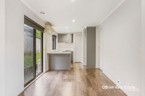 Property photo of 2/12-14 Somerset Drive Warragul VIC 3820