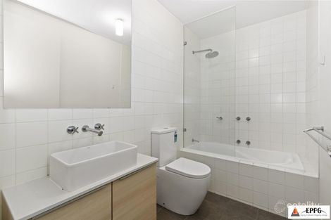 Property photo of 28 Lakeside Crescent Keilor East VIC 3033