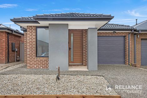 16 Hanover Cct, Melton South, VIC 3338