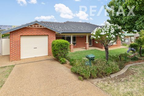 2/2 Lachlan Pl, Tatton, NSW 2650