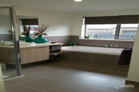 Property photo of 3 Rooney Crescent Lucas VIC 3350