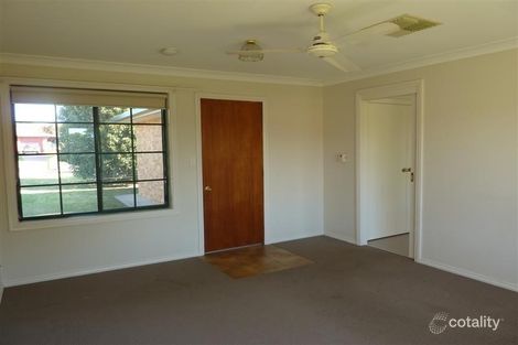Property photo of 3 Cormorant Crescent Dubbo NSW 2830