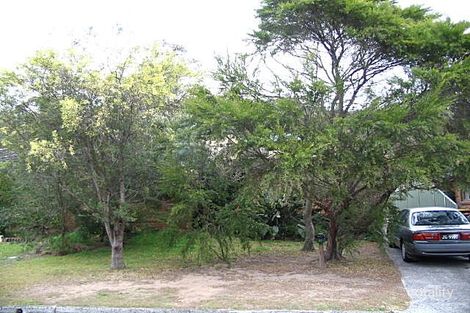 42 Priestley Pde, Point Clare, NSW 2250