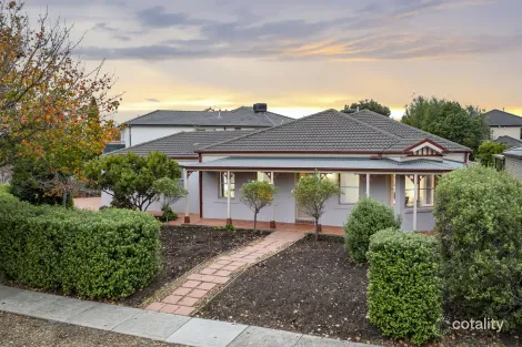 Property photo of 31 Fuchsia Crescent Point Cook VIC 3030
