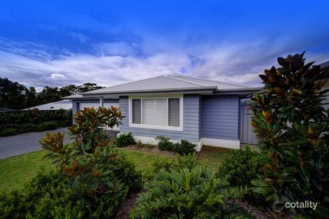 Property photo of 11 Hillside Terrace Black Head NSW 2430