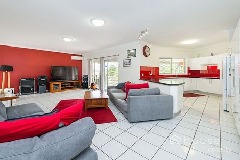 Property photo of 15 Mattes Place Meadowbrook QLD 4131